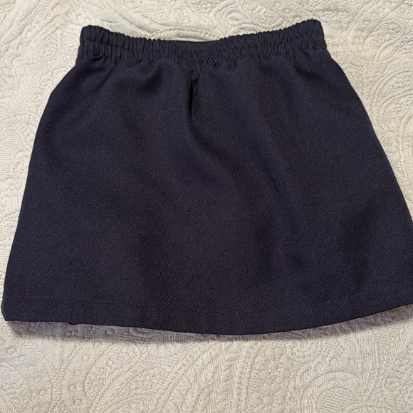 Girls skort school uniform - Picture 2 of 4